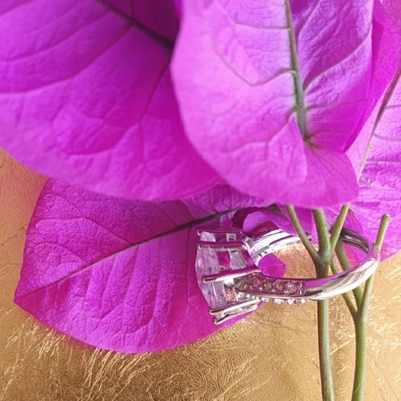 BIG SALE  big engagement ring - Picture 2 of 2